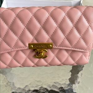 CHANEL Pink Quilted Clutch with Gold-Tone Hardware